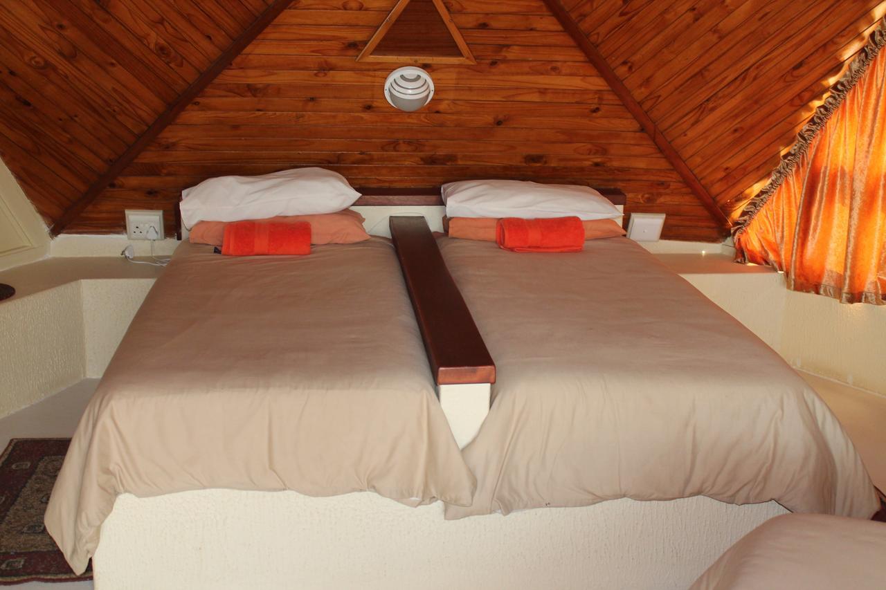 Pyramids Motel Van Reenen Екстер'єр фото